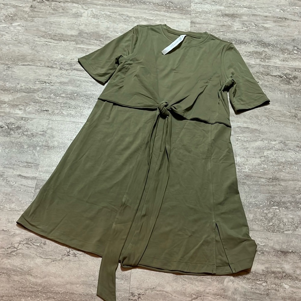 Lululemon dress size 4